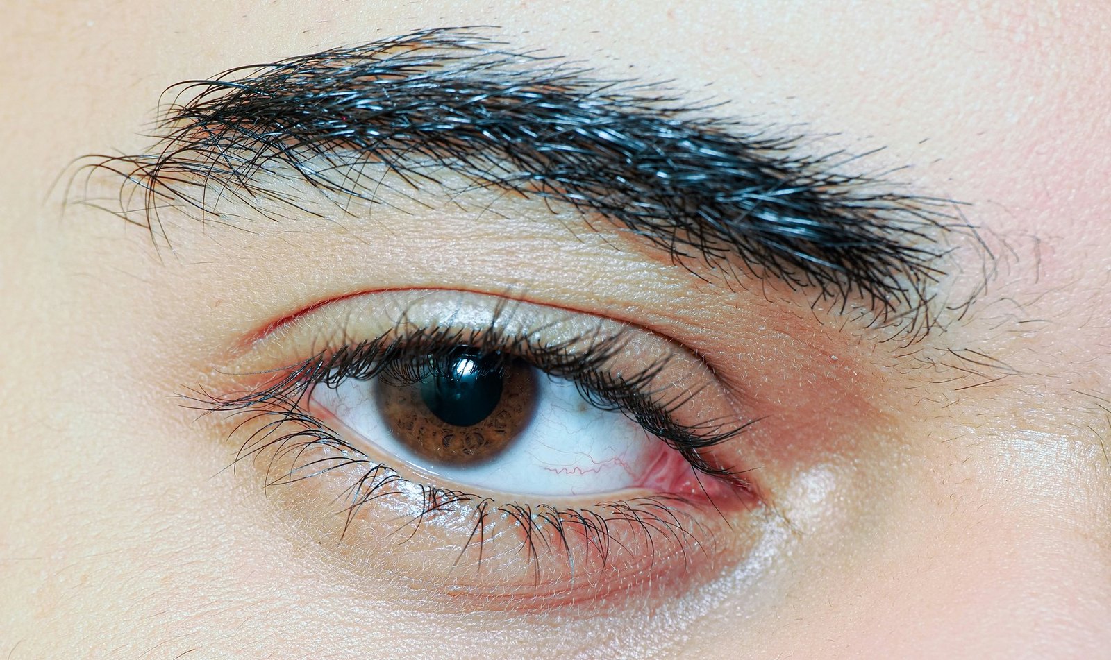 Reizung beim Entfernen von Wimpernextensions