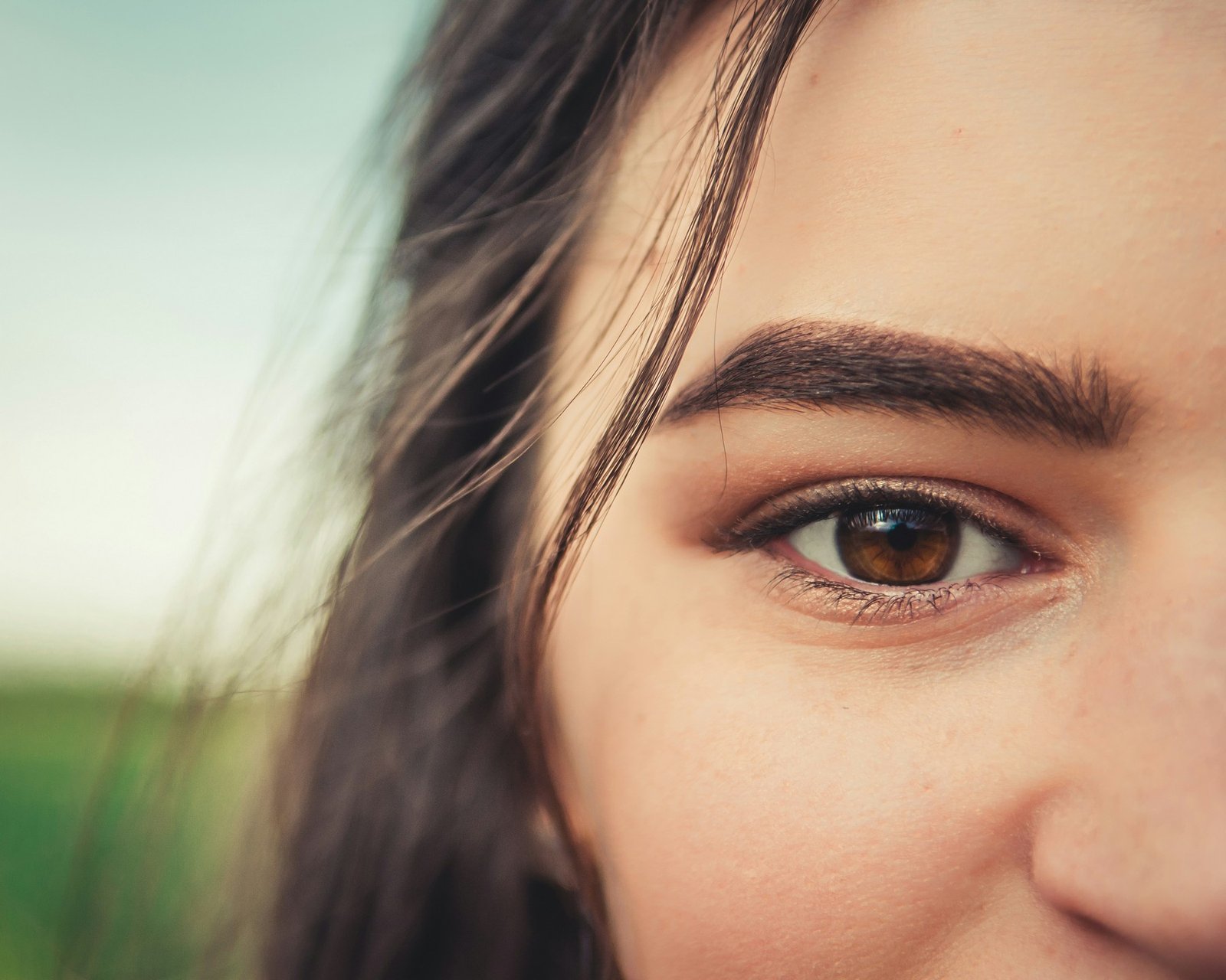 Morgens schnell Wimpernextensions entfernen – Geduld ist wichtiger